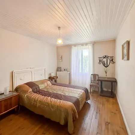 Semesterbostad Maison Authentique Avec Cantou 5pers, Jardin Prive Saint-Illide